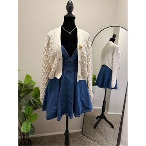 Kendall & Kylie Sweater - size XS